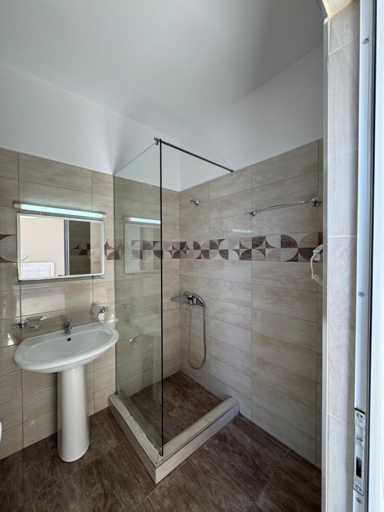 N'det Hotel *
